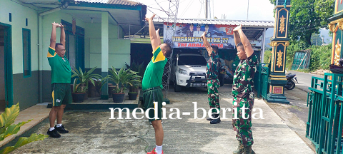 Danramil 04 Karangkobar Pimpin Anggota Laksanakan Pembinaan Fisik Lari Jalan