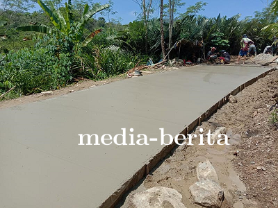 Pembangunan Rabat Beton TMMD Reguler ke-120 di Desa Sijenggung Mencapai 80 Persen