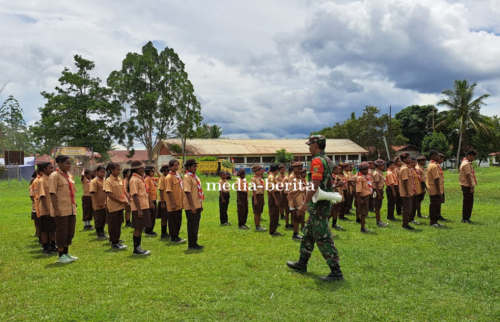 Bentuk Sikap Disiplin Babinsa Kaureh Berikan Latihan PBB