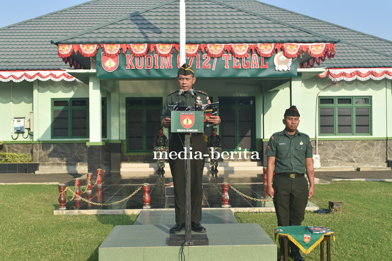 Pimpin Upacara Awal Bulan, Kasdim Tegal Bacakan Amanat Danrem 071 Wijayakusuma