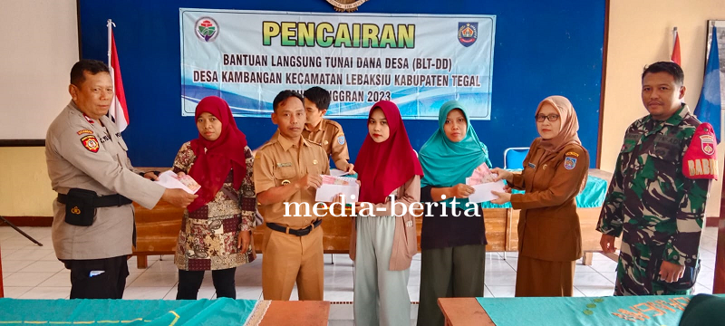 Babinsa Serda Sukarno Dampingi Pembagian BLT – DD Oktober 2023