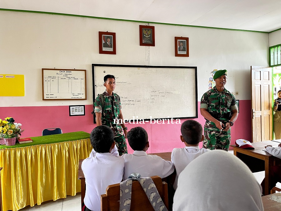 Prajurit Yonif TP 860/NSK Jadi Guru Dadakan, Ajak Siswa Tanamkan Cinta Tanah Air