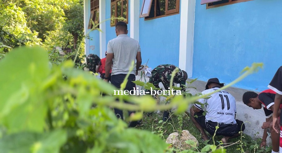 Wujudkan Lingkungan Sekolah Sehat, Yonif TP 809/NTM Gelar Karya Bakti di SD Satu Atap Kasukwe